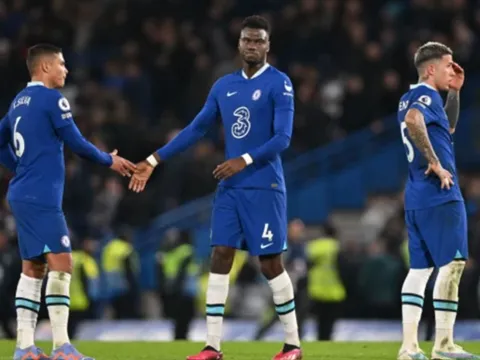 Gary Neville: "Cậu ấy rất quan trọng với Chelsea"