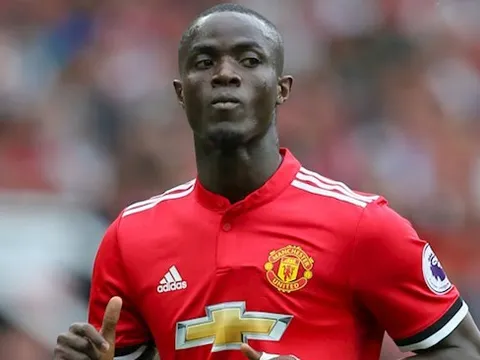 Bailly 'ám' Man Utd đến phút chót