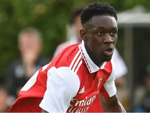 Lacazette và Pepe khuyên 'báu vật' rời Arsenal