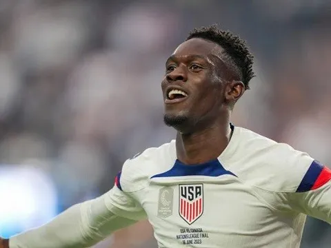 Arsenal hét giá chóng mặt cho Balogun