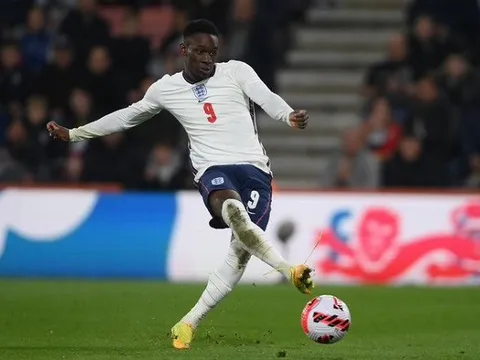 Quá bùng nổ, sao Arsenal được Tam sư săn đón