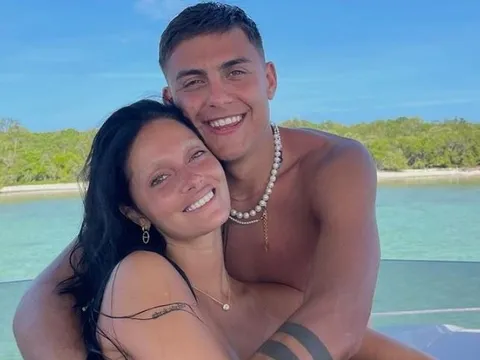 Bạn gái lưỡng tính cổ vũ Dybala tại chung kết World Cup