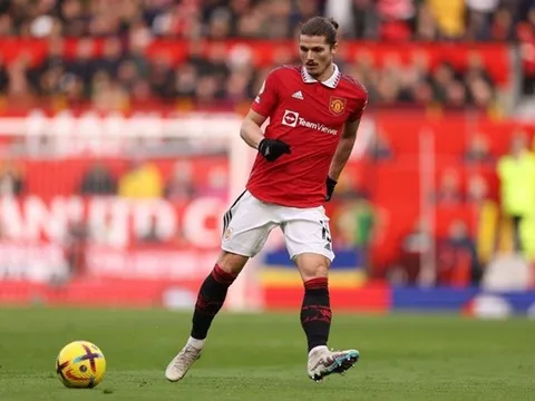 Bản hợp đồng 'chất như nước cất' của M.U, hơn hẳn Fred - McTominay