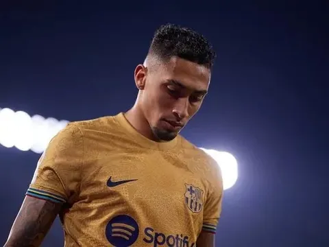 Bán Mahrez, Man City nhắm sao Barca thay thế