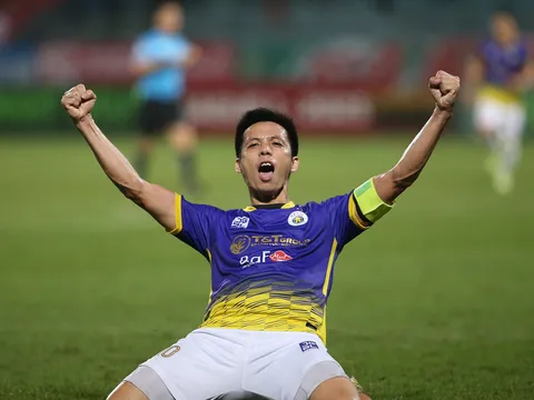 Bàn thắng thứ 100 của Văn Quyết ở V-League