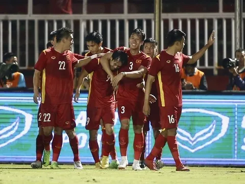 Báo Hàn hào hứng với sao ĐT Việt Nam; Thêm cầu thủ Việt kiều muốn cập bến V-League