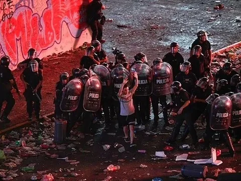 Bạo lực trong bóng đá Argentina