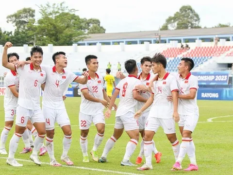 Báo Malaysia xấu hổ vì đội nhà; HLV Hoàng Anh Tuấn tuyên bố không sợ U23 Indonesia