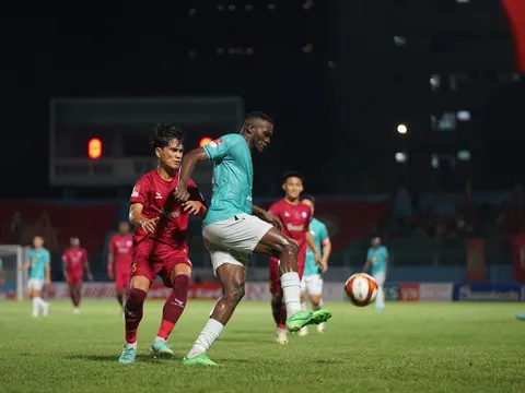 "Bao nhiêu năm chúng tôi đá sân nhà, vị trọng tài đó lại bắt không đúng"