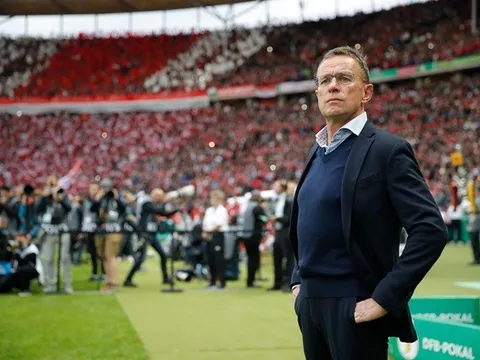 Barca thêm Ralf Rangnick vào danh sách thay Koeman