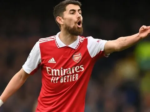 Arsenal chuẩn bị mất trụ cột tuyến giữa?