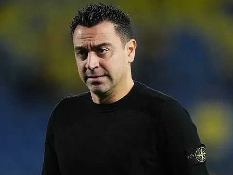 Barca khủng hoảng hàng công