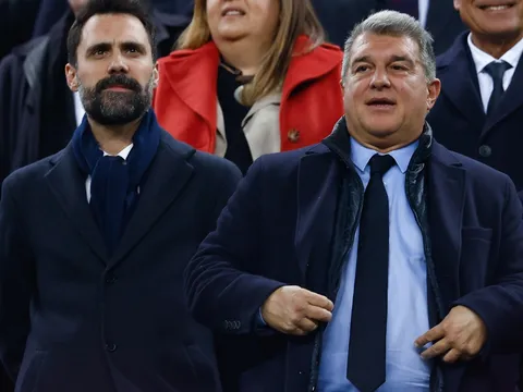 Barca trả 7 triệu euro để trọng tài tư vấn từ 2001