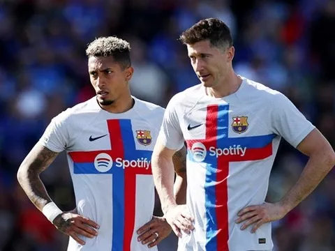 Barcelona đang lê lết đến vạch đích