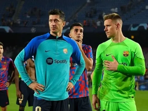 Barcelona lạc quan dù bị loại khỏi Champions League