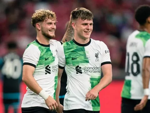 Báu vật của Liverpool hé lộ thần tượng