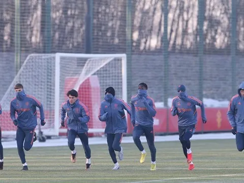 Báu vật của M.U gồng mình tập luyện giữa thời tiết giá lạnh