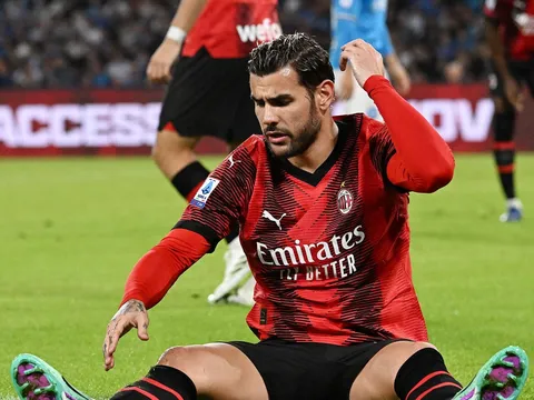 Bayern liên hệ với người thay thế Davies