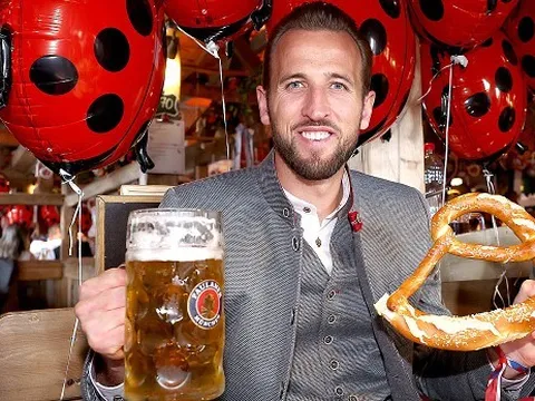 Bayern Munich vững ngôi đầu Bundesliga, các sao thoải mái dự lễ hội bia Oktoberfest