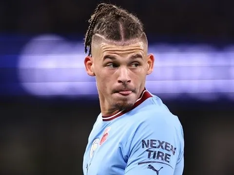 CĐV MU chế nhạo Kalvin Phillips thừa cân