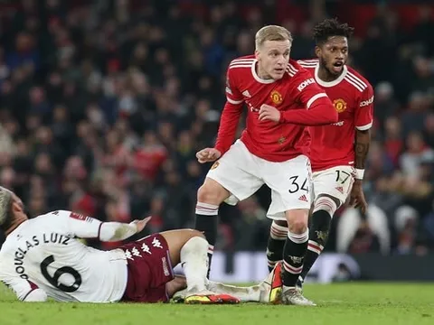 M.U gây bất ngờ với McTominay, chốt bán đứt Fred sau khi có Mount