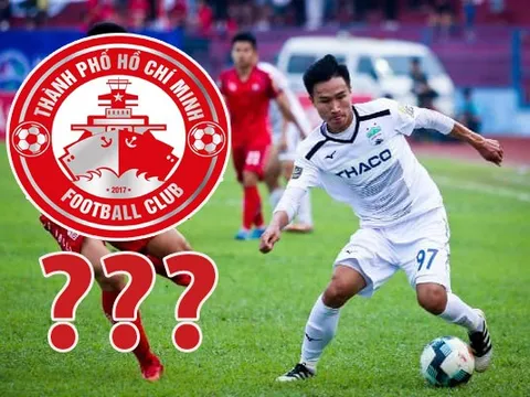 NÓNG: Bầu Đức chốt thương vụ Triệu Việt Hưng đến CLB TP.HCM