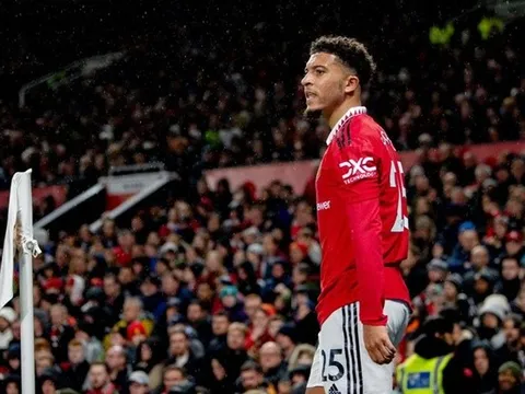 Sự thất thường khiến Man Utd cam chịu