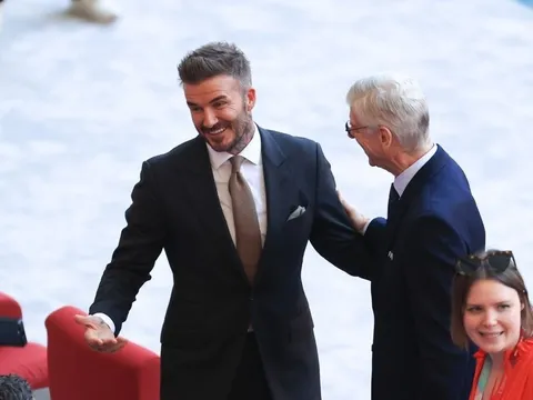 Rio Ferdinand làm rõ tin đồn David Beckham mua M.U