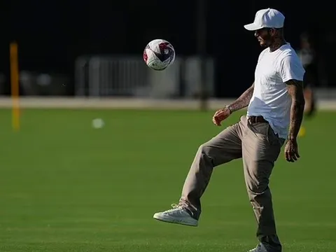 Beckham 'chiếm sóng' trong buổi tập đầu tiên của Messi