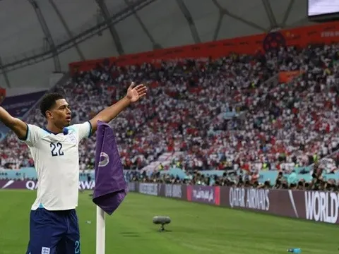 Rio Ferdinand nêu điều kiện để Bellingham gia nhập Man Utd