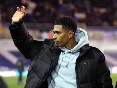 Bellingham trở lại mái nhà xưa, được chào đón như người hùng