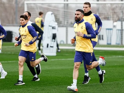 Bệnh binh tái xuất hùng hục; Thần đồng Real gây choáng