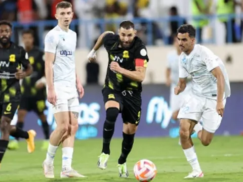 Benzema mang về 3 điểm cho Al Ittihad