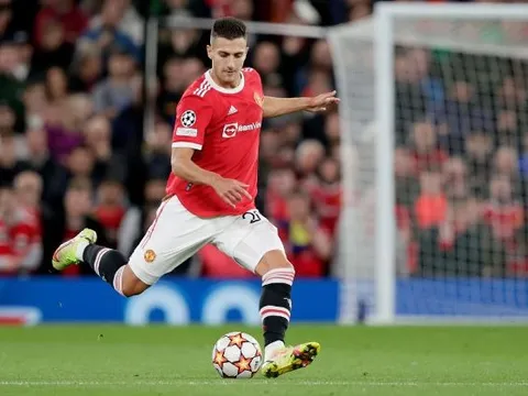 Bị bỏ qua ở Champions League, sao Quỷ đỏ tìm đường ra đi