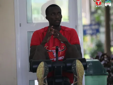 Bị đối xử phũ phàng, sao HAGL "đăng đàn" trên MXH