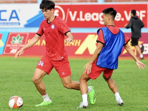 Bị nợ lương, cầu thủ V-League tuyên bố đình công