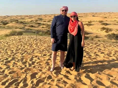 Bị sa thải, Rooney đi cưỡi lạc đà tại Dubai