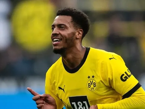 Bị sút cháy lưới, Newcastle tính mua luôn tiền đạo đối thủ