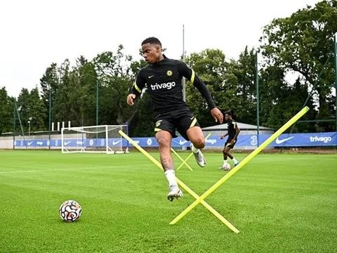 Biết sẽ rời Chelsea cuối mùa, sao 25 tuổi bật khóc