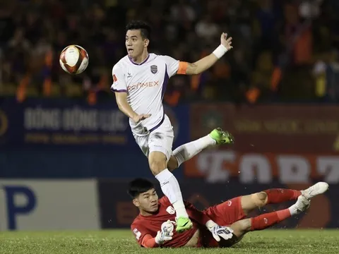 Bình Dương suýt ôm hận ngày Tiến Linh lập cú đúp; Bình Định rơi 3 điểm phút 89