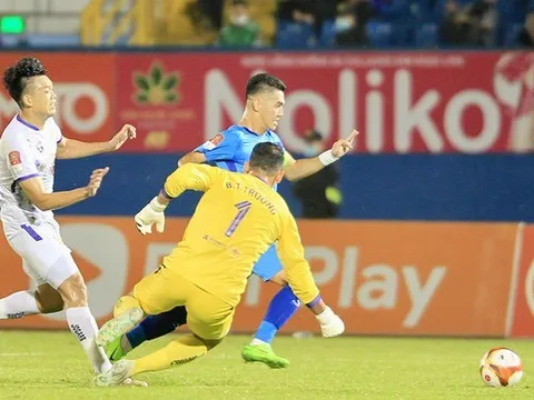 Nhà vua V-League và nguy cơ bị phế truất