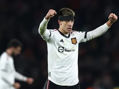 Gặp vấn đề tương tự Martinez, Blind đưa ra lý luận hoàn hảo