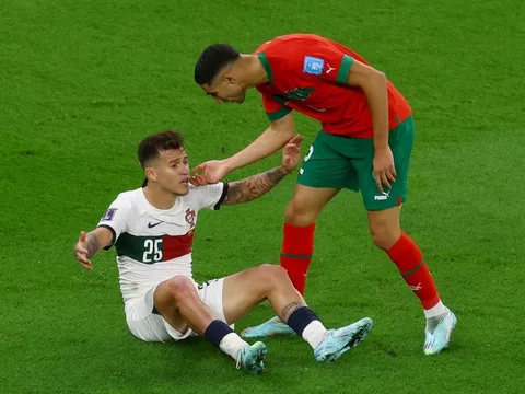 Bồ Đào Nha phải có ít nhất một quả phạt đền