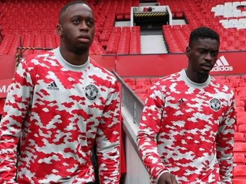 Bộ đôi hậu vệ Man United xem xét bỏ quốc tịch Anh