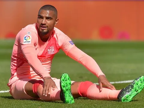 Boateng tố cáo Barca, phơi bày lời nói dối về Messi