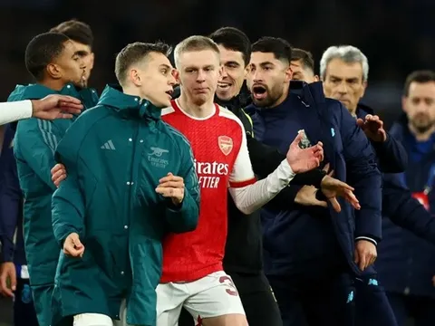 "Bốc hỏa" tại Emirates