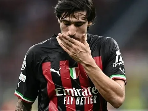 ‘Bom tấn’ Sandro Tonali bật khóc khi biết bị bán cho Newcastle