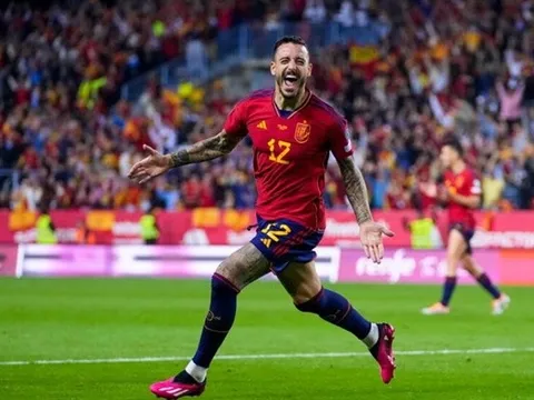 'Bom xịt' Premier League phá kỷ lục 17 năm ở tuyển Tây Ban Nha