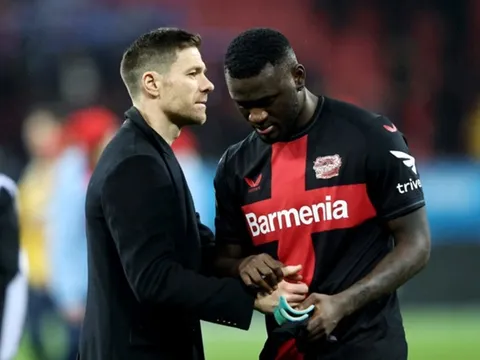 Boniface "thả thính" Arsenal