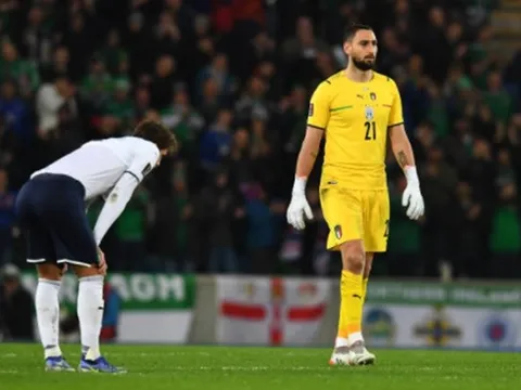 Bonucci cứu Donnarumma, nhưng không ai cứu vé World Cup cho Ý cả